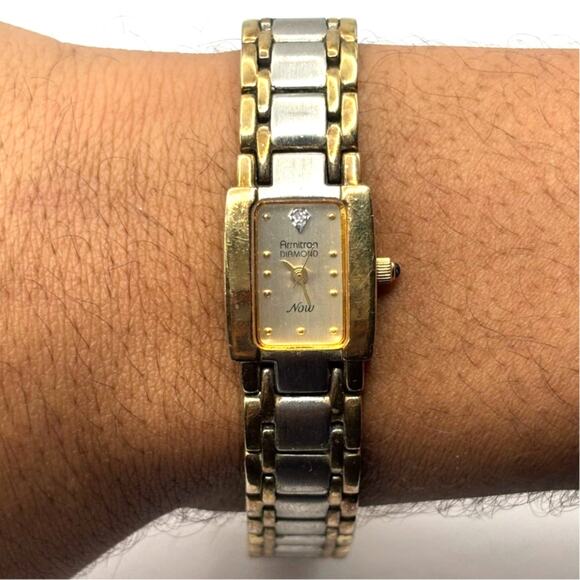 Vintage Gold Armitron Men's Watch - Picture 2 of 6